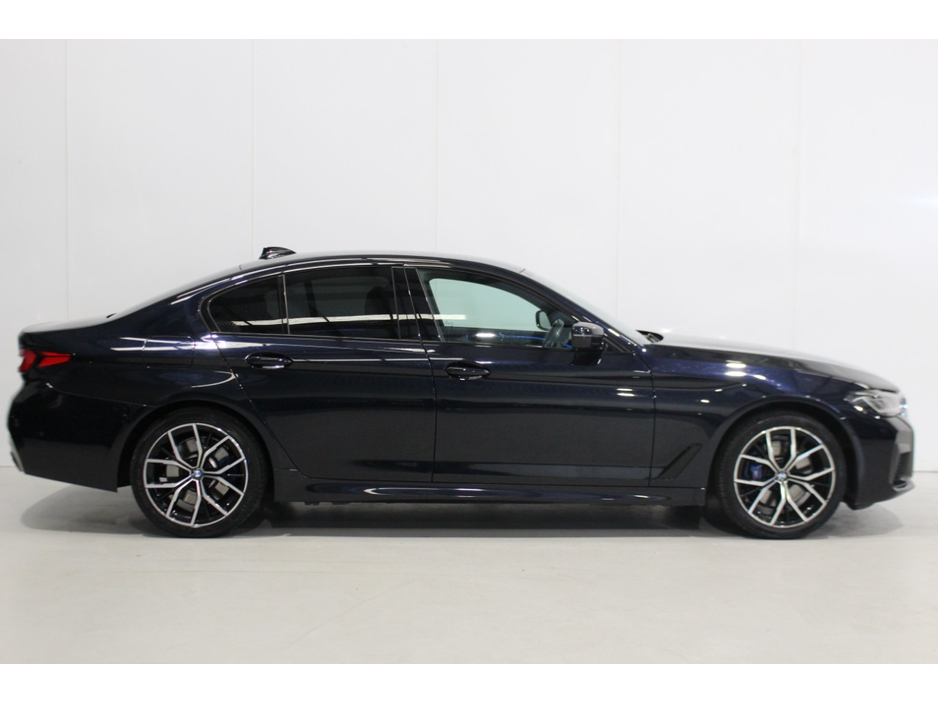 2021 BMW 5 Series - image 8