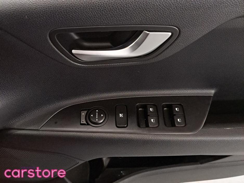 2021 Kia Stonic - image 17