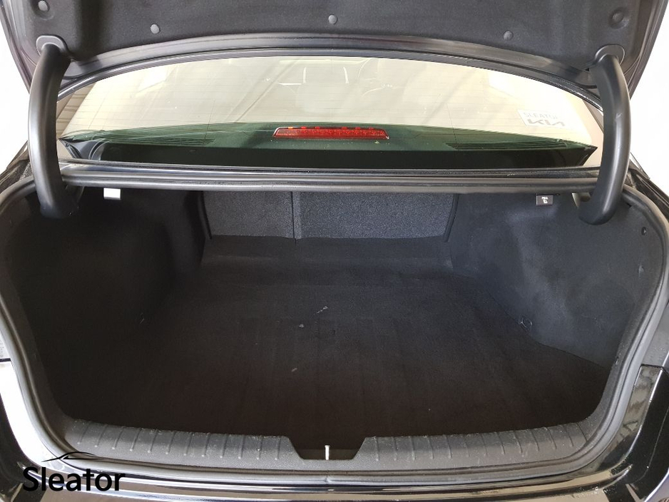 2019 Kia Optima - image 7