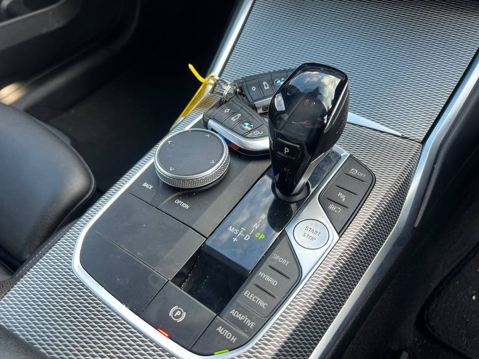 2021 BMW 3 Series - image 11