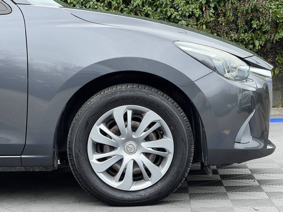 2016 Mazda Demio - image 9