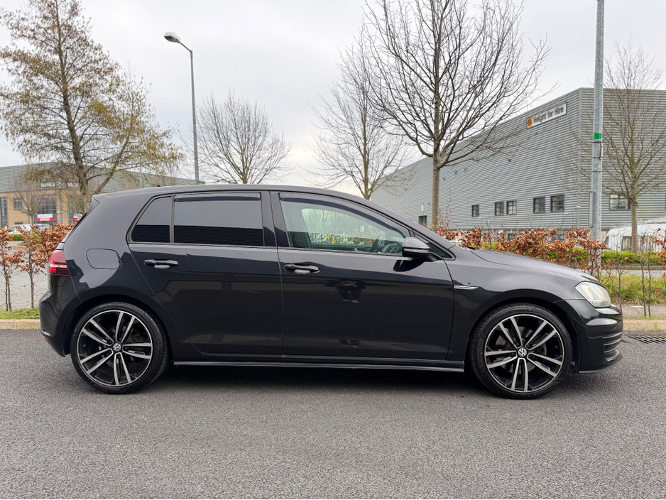 2015 Volkswagen Golf - image 6