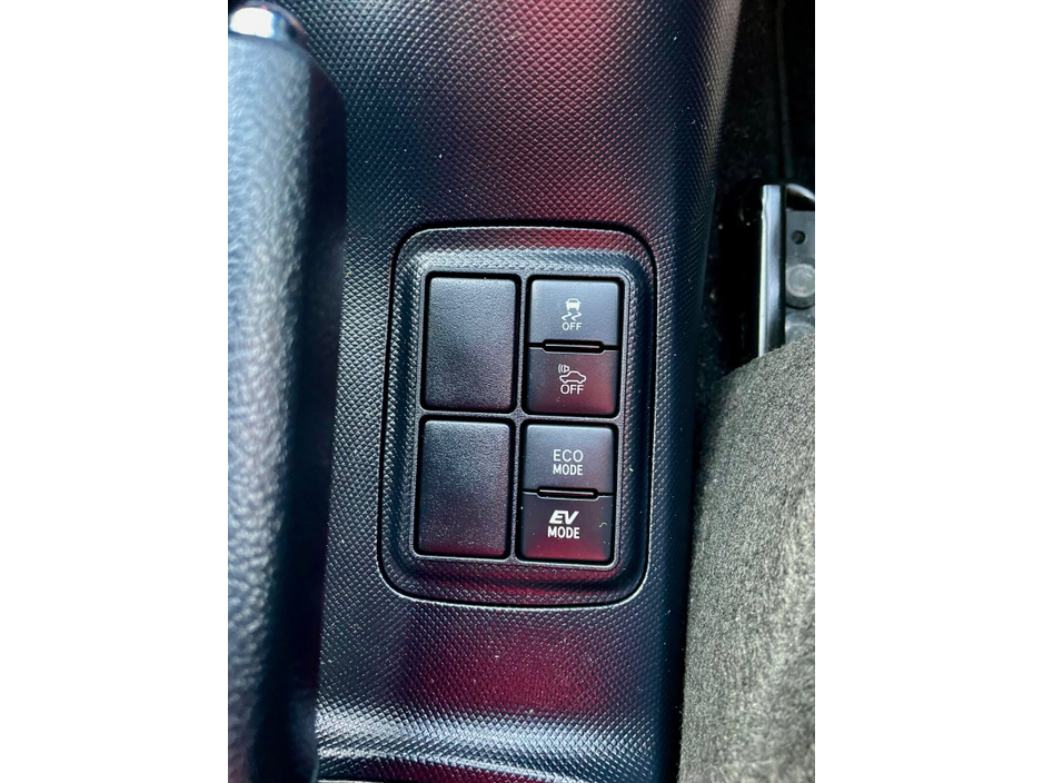 2019 Toyota Aqua - image 29