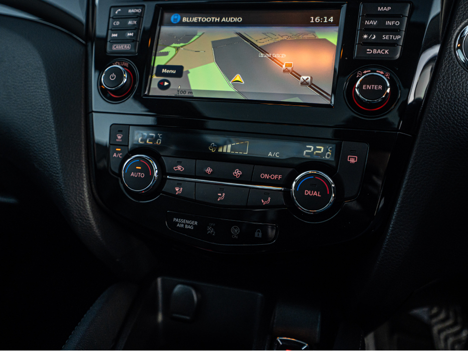 2017 Nissan Qashqai 2017 Qashqai 1.2/1 owner/High spec/1yr warranty €15,888