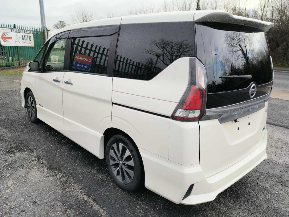 2017 Nissan Serena - image 5