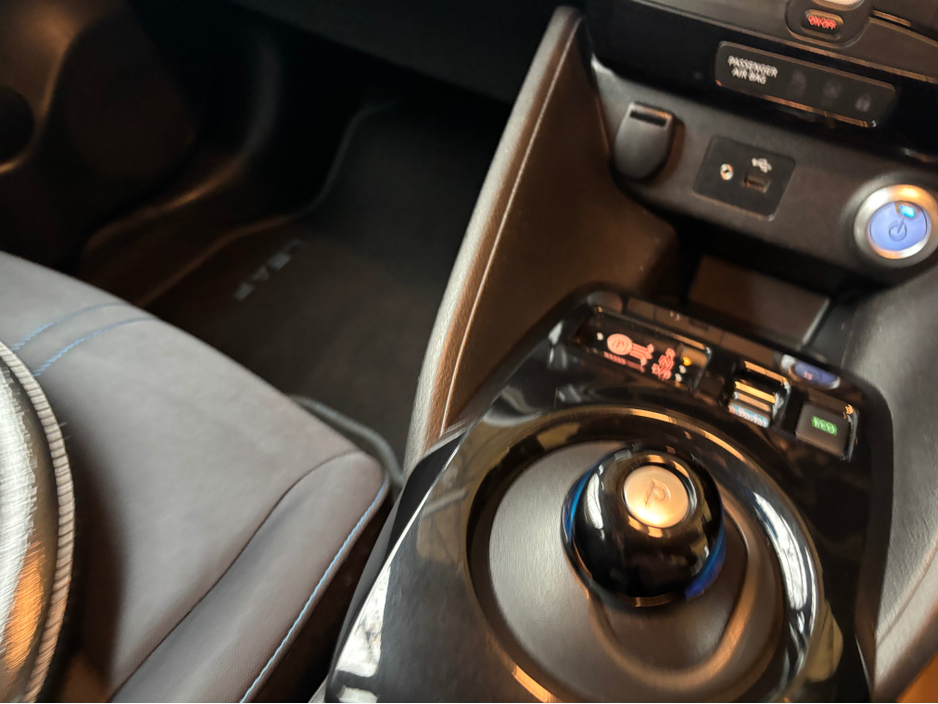 2019 Nissan Leaf - image 14