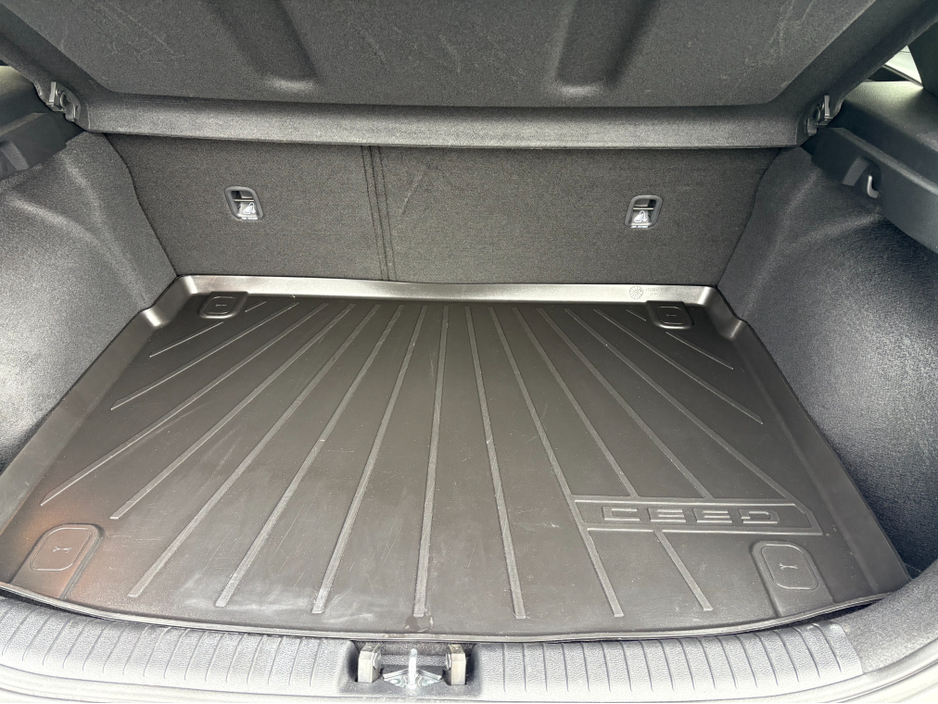 2025 Kia Ceed - image 12