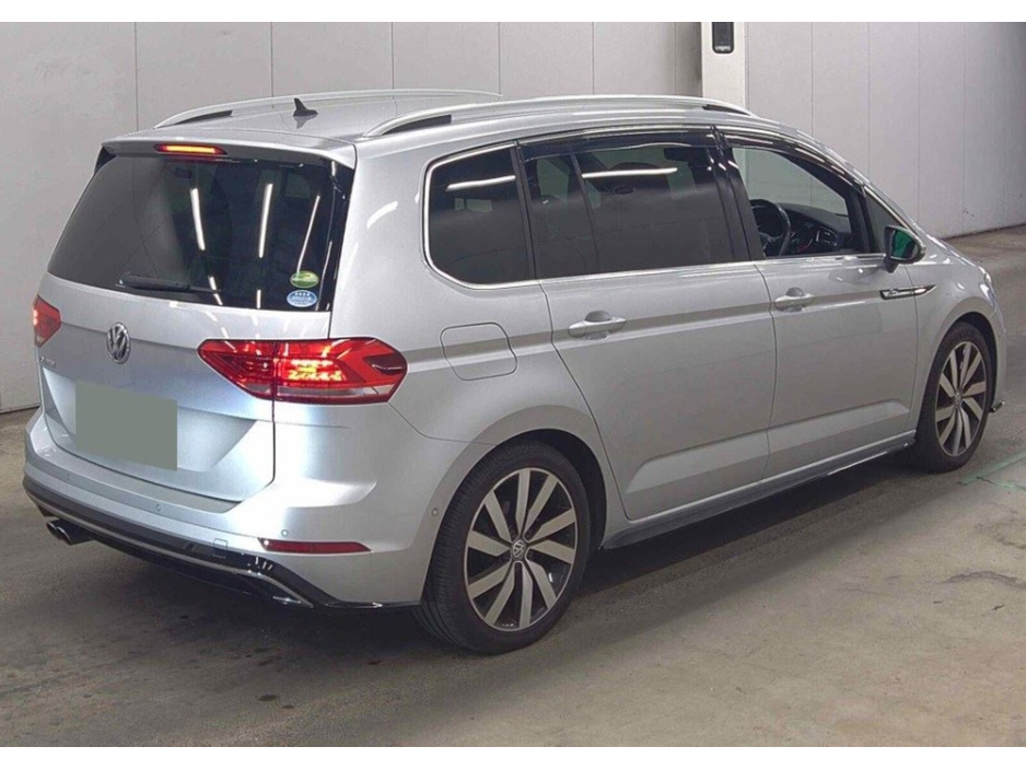 2020 Volkswagen Touran  €27,950