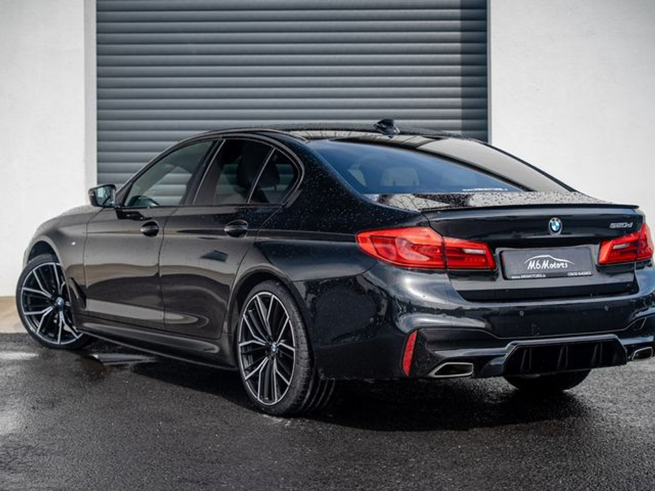 2019 BMW 5 Series - image 7