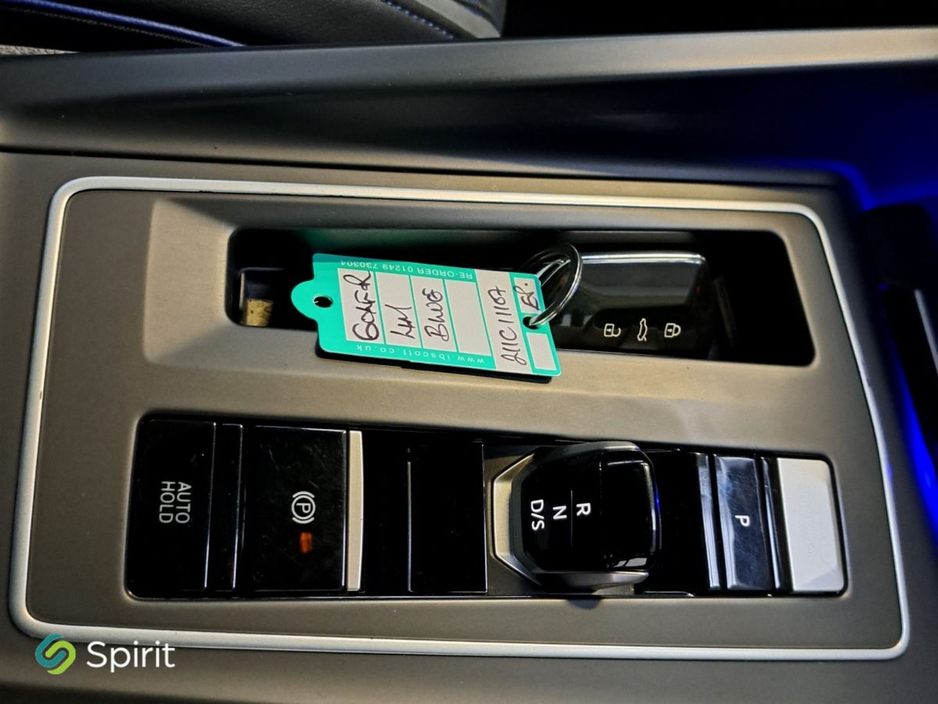 2021 Volkswagen Golf - image 18