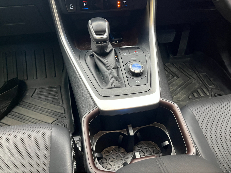 2024 Toyota Rav4 - image 18