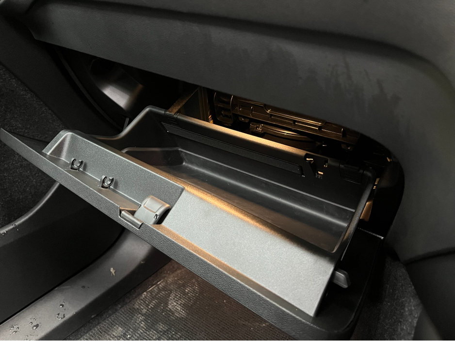 2023 Volvo XC40 - image 21