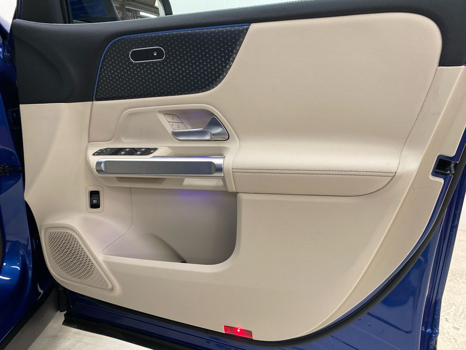 2025 Mercedes-Benz GLB - image 21