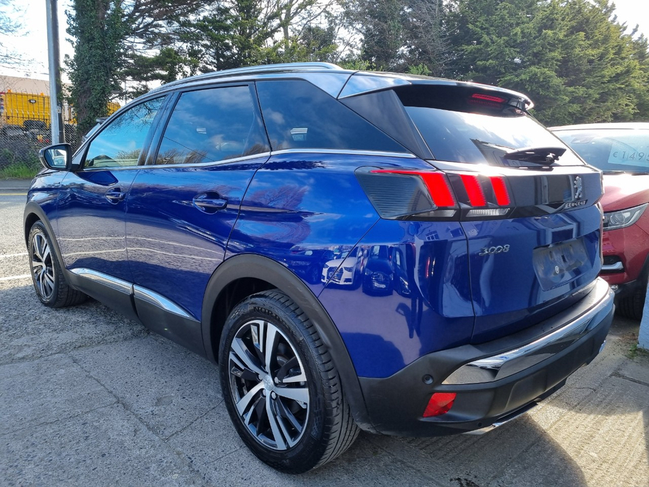 2018 Peugeot 3008 - image 4