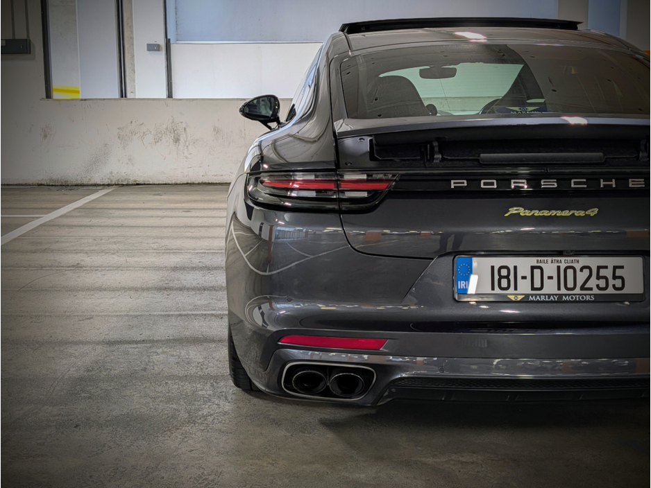 2018 Porsche Panamera - image 13