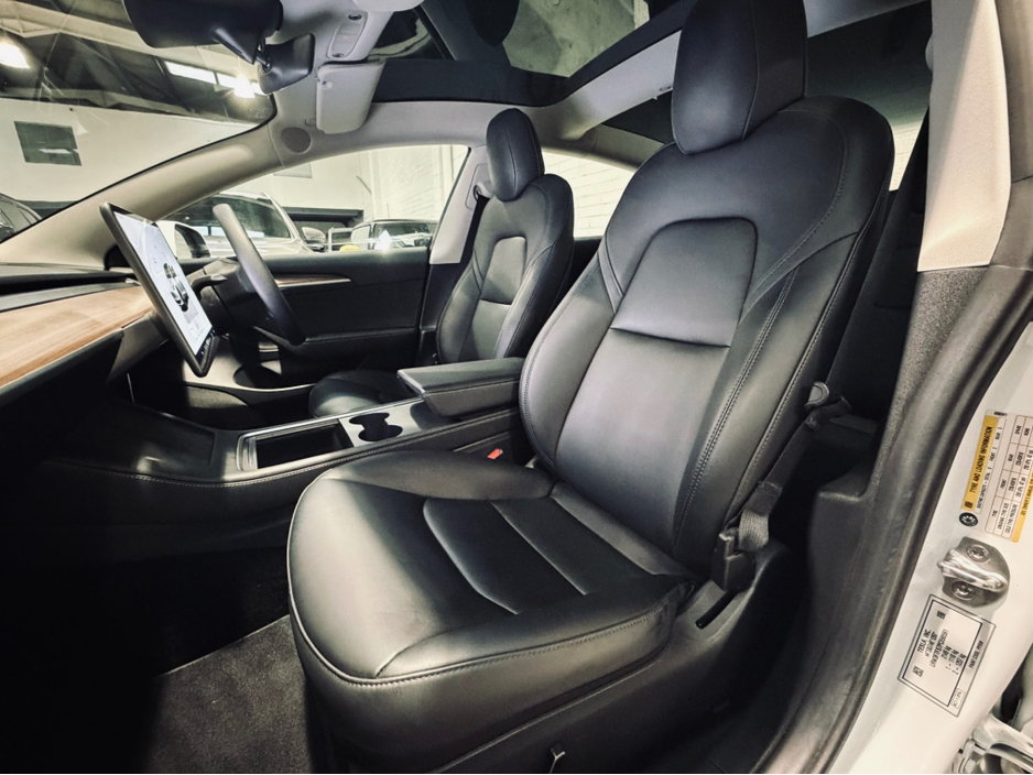 2023 Tesla Model 3 - image 13