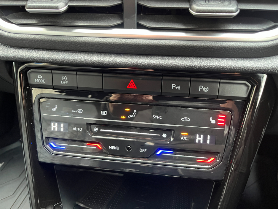 2023 Volkswagen T-Roc - image 20