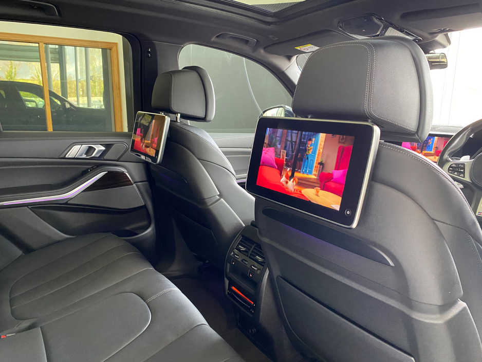 2021 BMW X5 xDrive45e M Sport €64,950