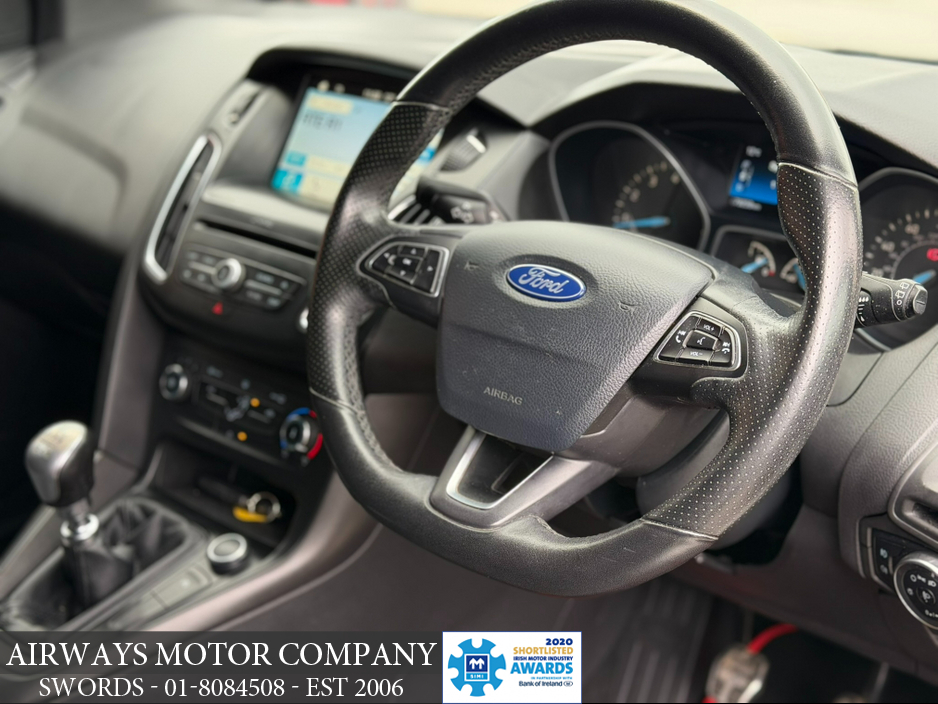 2018 Ford Focus - image 9