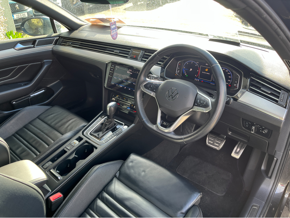 2021 Volkswagen Passat - image 15