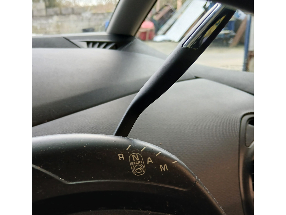 2010 Citroen C4 Picasso - image 5