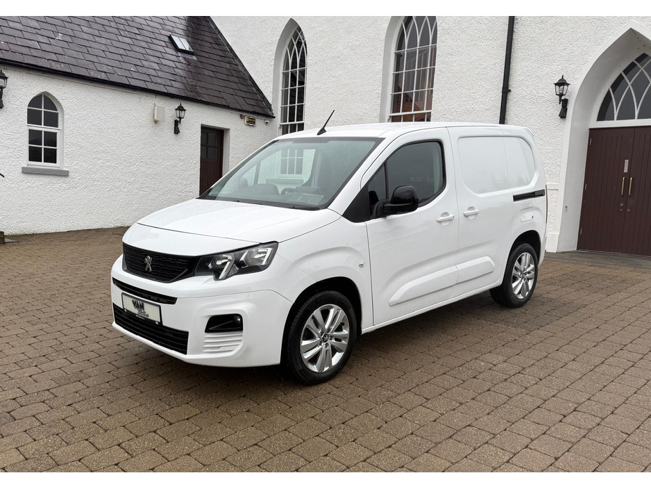 2022 Peugeot Partner PROFESSIONAL PREMIUM BLUEHDI L1 €14,550