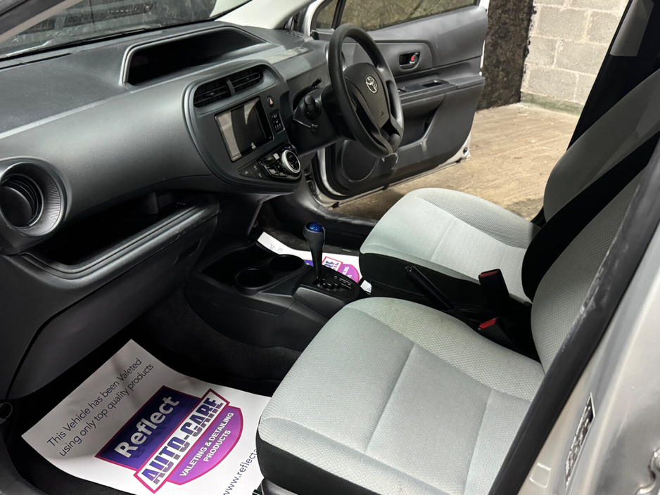 2019 Toyota Aqua - image 8