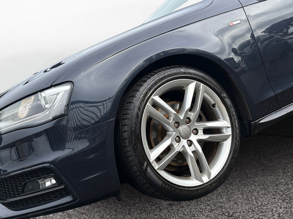 2015 Audi A4 - image 15