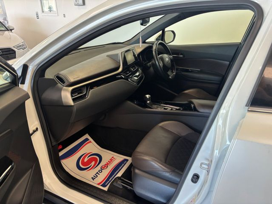2017 Toyota C-HR 1.8 HYBRID LUNA SPORT €17,250