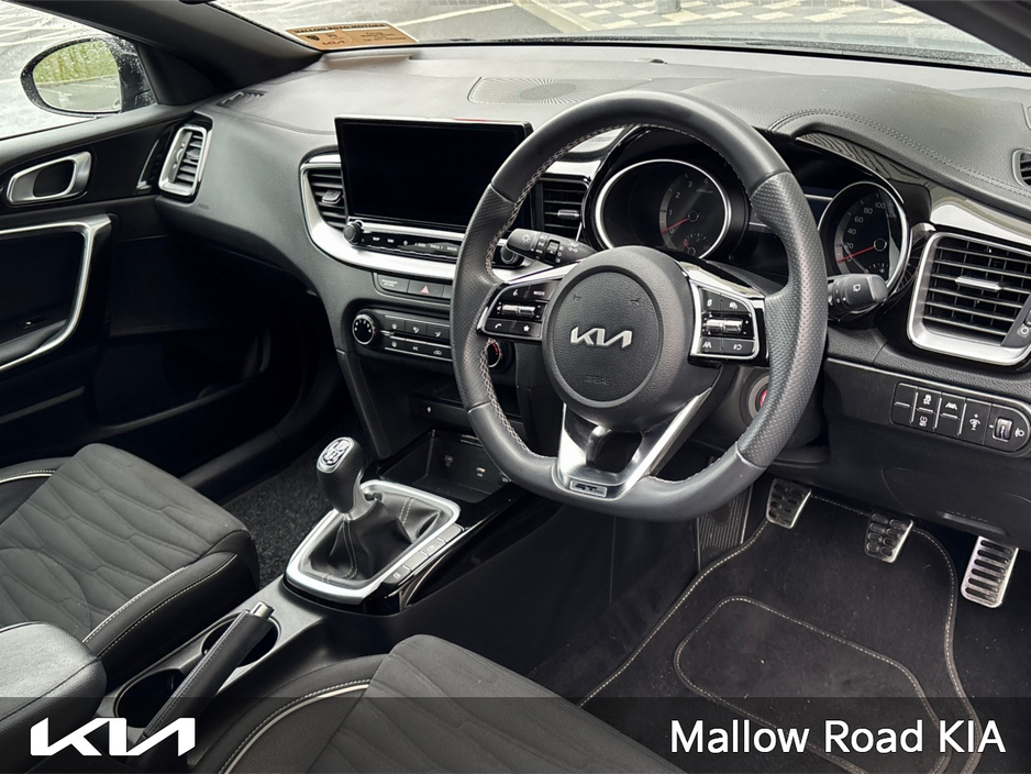 2024 Kia Ceed - image 2