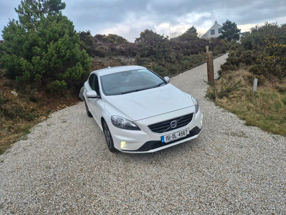 2015 Volvo V40 - image 4
