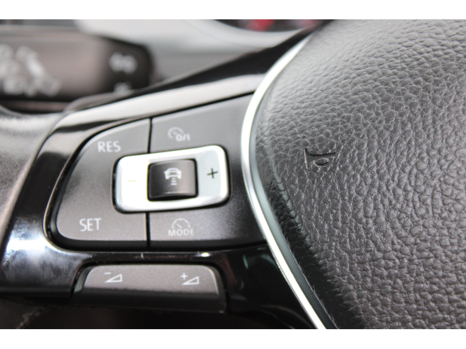 2018 Volkswagen Golf - image 21