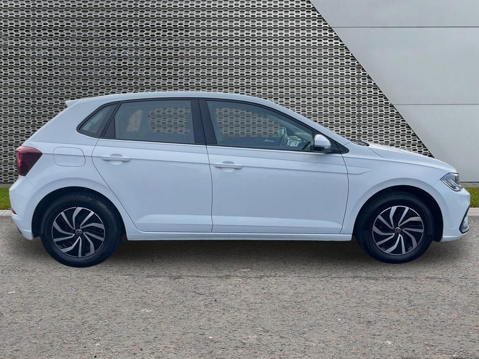 2023 Volkswagen Polo - image 6