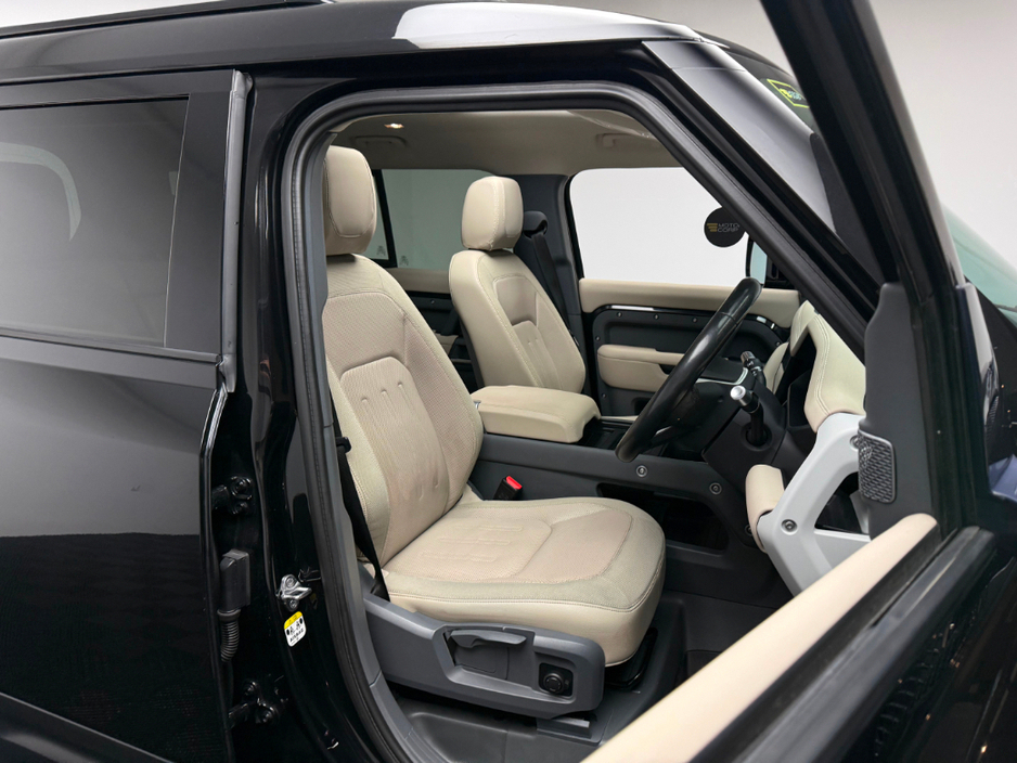 2020 Land Rover Defender - image 13