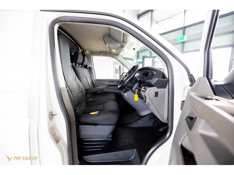 2021 Volkswagen Transporter - image 5