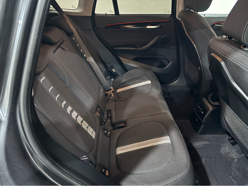 2018 BMW X1 - image 10