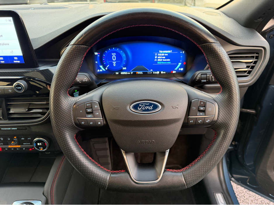 2022 Ford Kuga - image 25