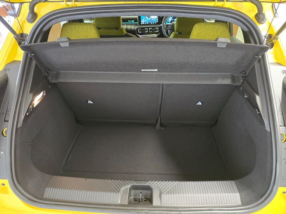 2025 Renault 5 - image 6