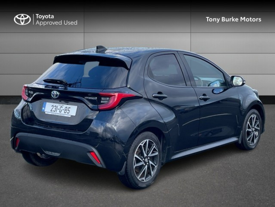 2023 Toyota Yaris 1.5 HYBRID L/SPORT // Remote Central Locking // Front Electric Windows // Rear Electric Windows // Electric Mirrors // Finger Tip Stereo Controls €23,795