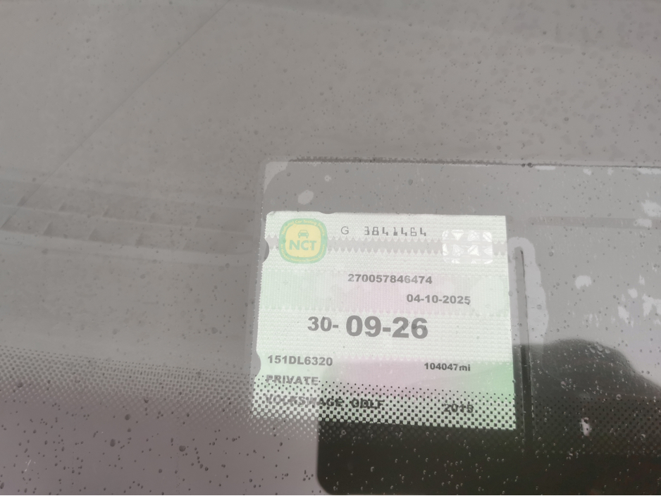 2015 Volkswagen Golf - image 8