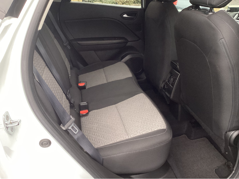 2022 Renault Captur - image 14