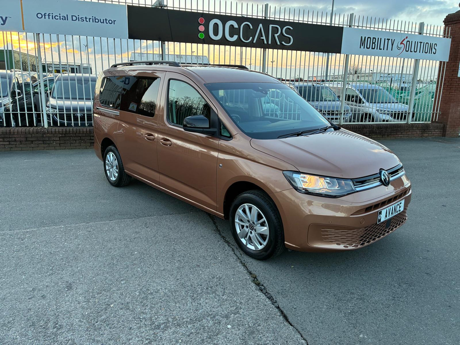 2023 Volkswagen Caddy - image 3