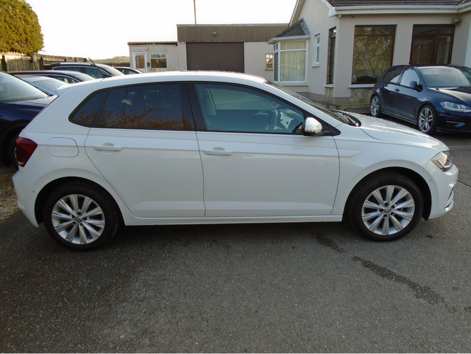 2018 Volkswagen Polo - image 2