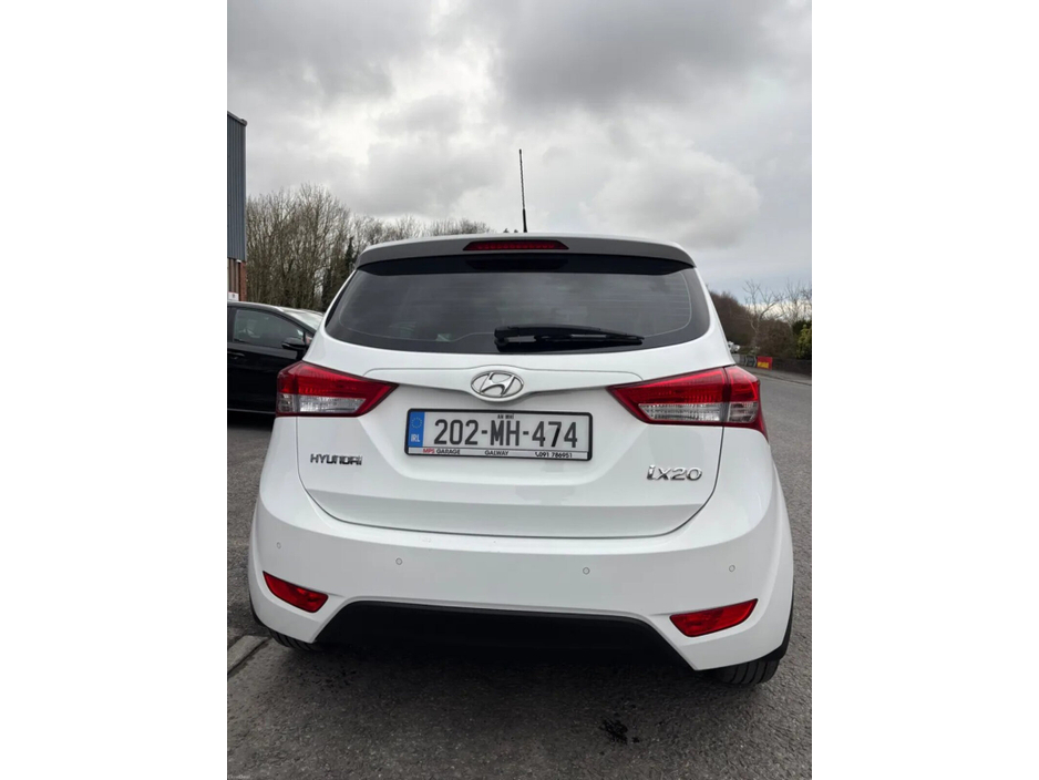 2020 Hyundai ix20 - image 8