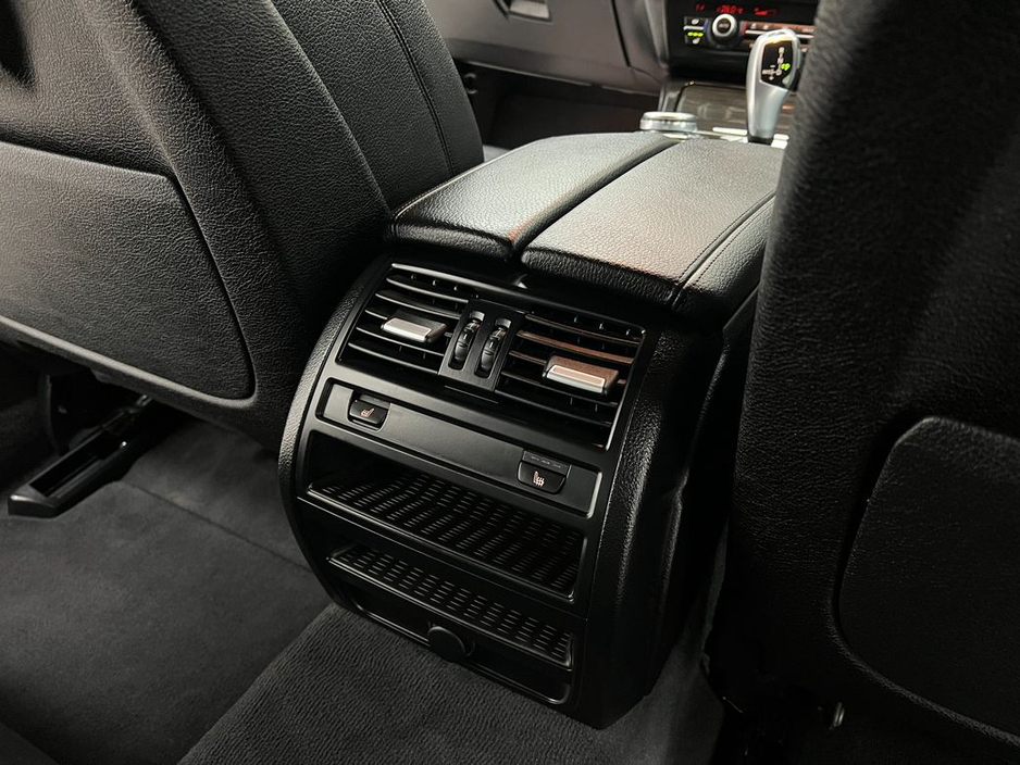 2016 BMW 5 Series - image 29