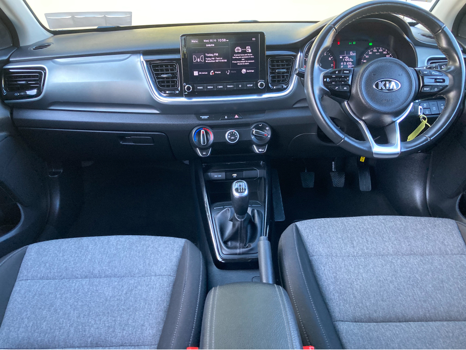 2021 Kia Stonic - image 9