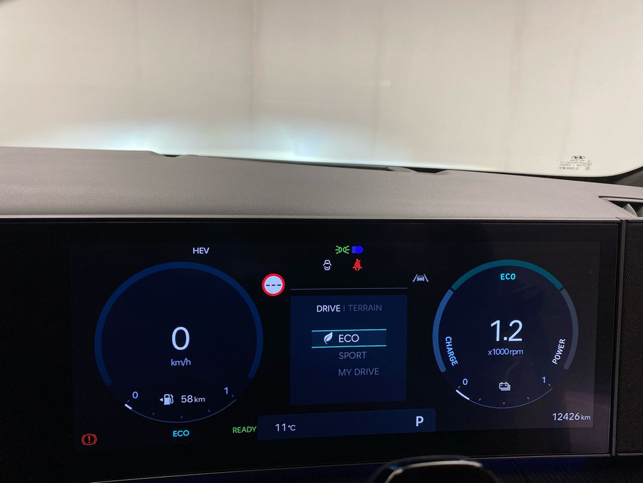 2025 Hyundai Santa Fe - image 25