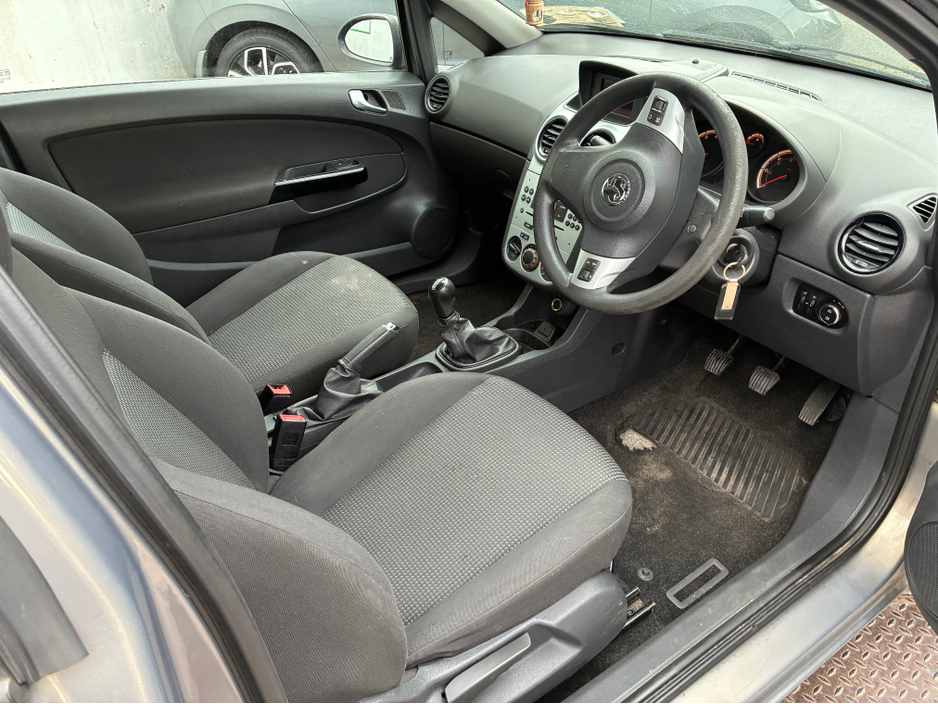 2012 Opel Corsa - image 18