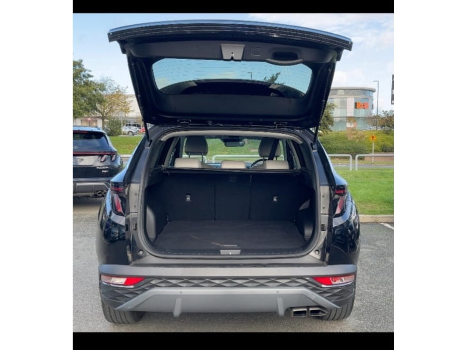 2021 Hyundai Tucson - image 2