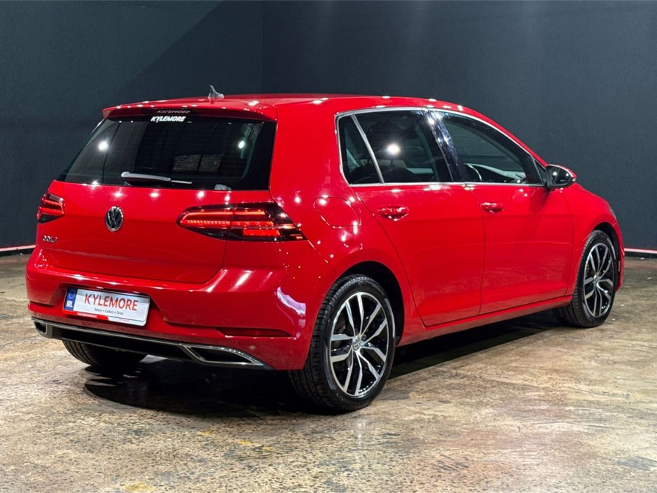 2018 Volkswagen Golf - image 3